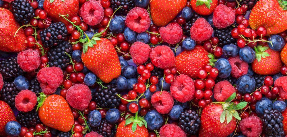 Letn&iacute; superpotraviny: udělejte si smoothie pln&eacute; vitam&iacute;nů ze zahr&aacute;dky